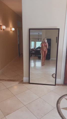 Bikini Blonde Body clip