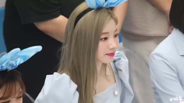 Dahyun is always so cute when talking to Once2