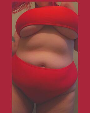 Get to know me ;) I'm a curvy, Canadian 25 yr old creator &lt;3 Full nudes on