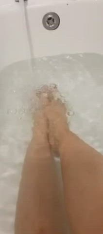Bathroom Bathtub Feet Legs MILF Mom OnlyFans Toes UK clip