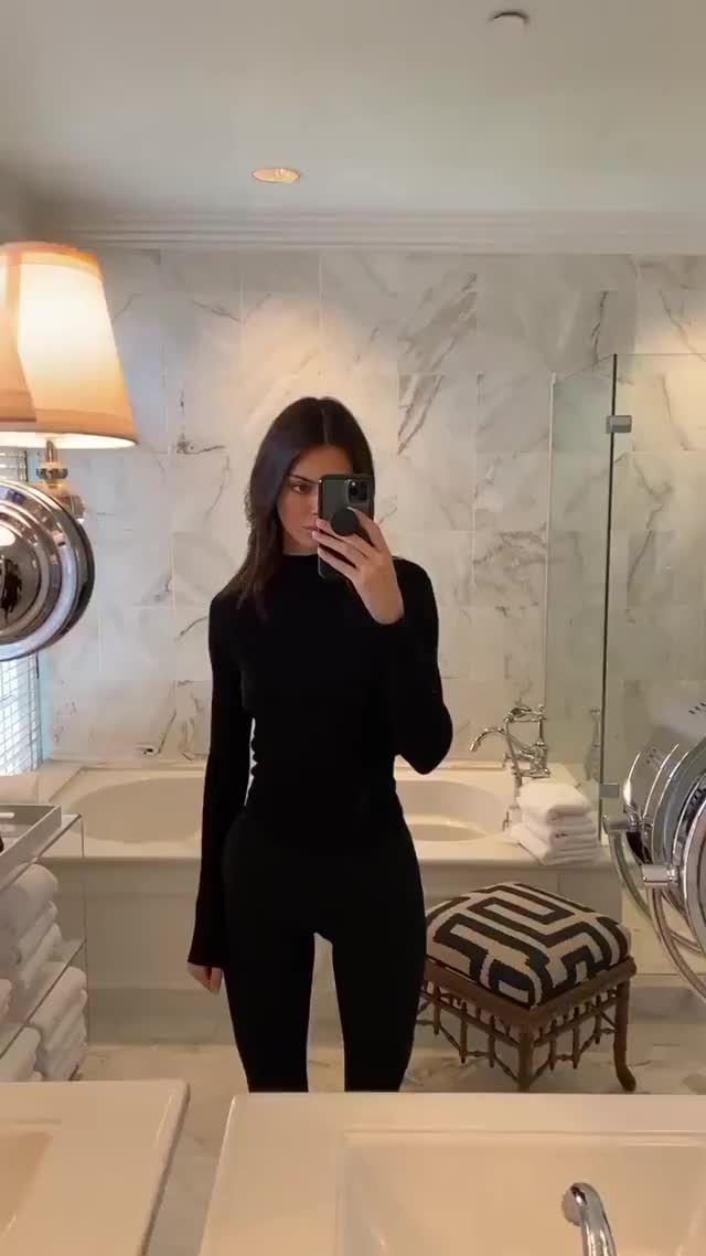 Kendall Jenner - Instagram Story, 10/28/2019