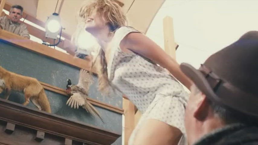 blonde margot robbie tits clip