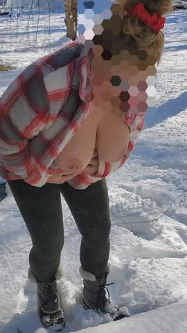 [F] Moms can have fun to in the snow too! ❤?