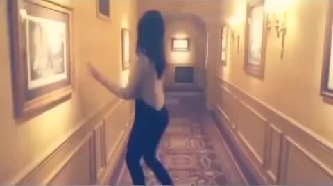 Kendall Jenner S Drops In New Video To Celebrate 10 Million Instagram Followers 1