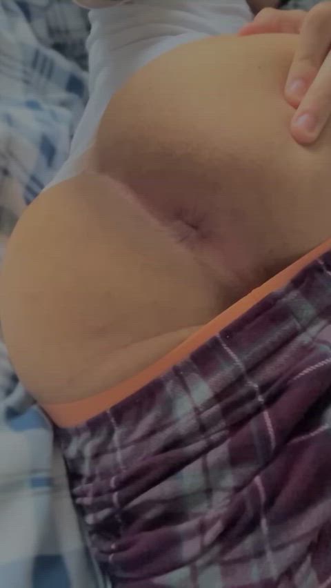(20) I wanna have two cocks in me one day, but itβs too tight π