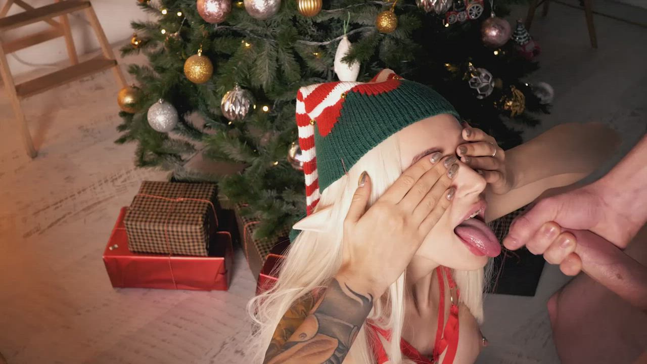 Christmas Cumshot Elf Facial clip