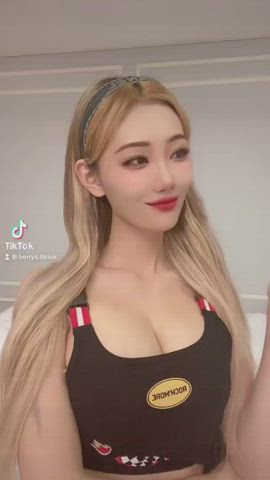 Asian Cute Dancing Korean Model clip