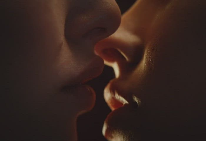 amanda seyfried celebrity french french kissing kiss kissing lesbian megan fox clip