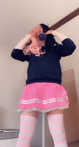 femboy skirt thighs clip