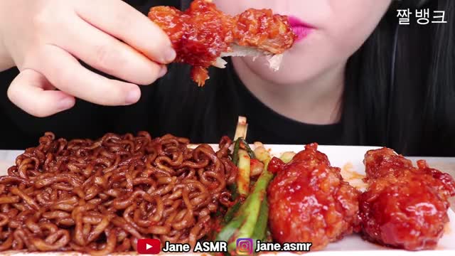 제인_양념 치킨, 짜파게티, 파김치 먹방-3