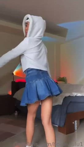 Cutie Spread Her Ass in a Skirt..