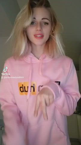 Cute blonde Buss It TikTok challenge