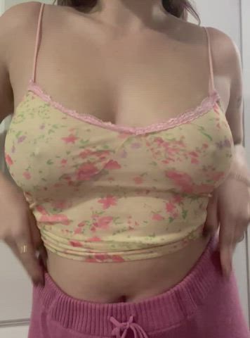 Titty drop for your Saturday 💓