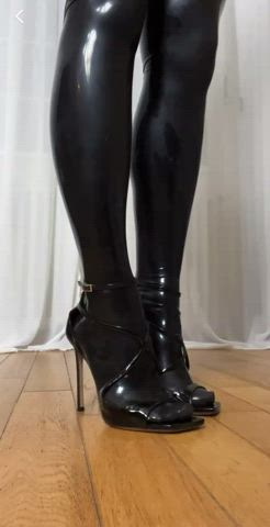 Latex looks so good with my favourite heels