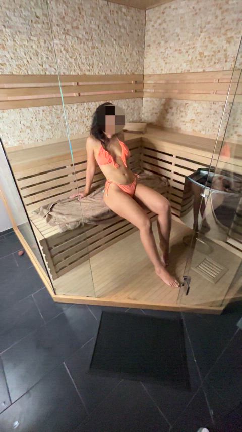 Blowjob, doggystyle, pussy fuck… all in a public German sauna