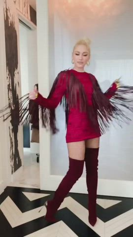 Gwen Stefani Legs Small Tits clip