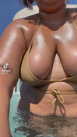 BBW Big Tits Celebrity Chubby Ebony MILF SBBW Solo Thick clip