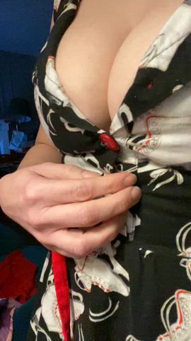 First post, kinda nervous... but PLEASE moan for me and cum on my tits