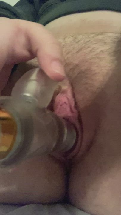Can my pussy help daddy’s cock cum? 🥵