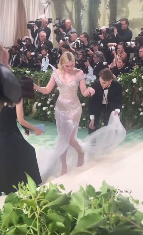 celebrity elle fanning sexy clip