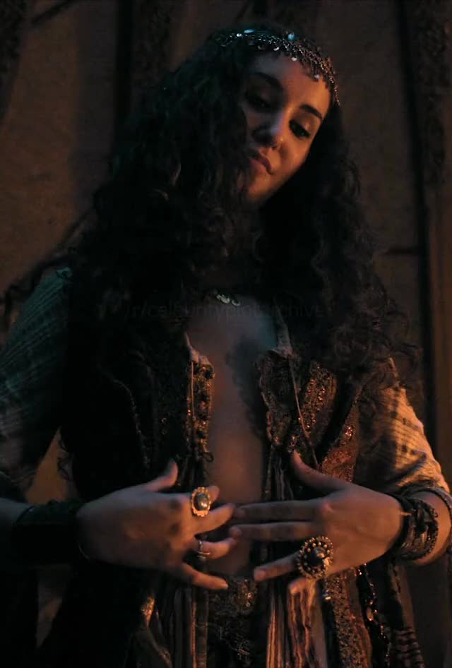 Laura Prats in Marco Polo (TV Series 2014–2016) [S02E06] - Cropped V2