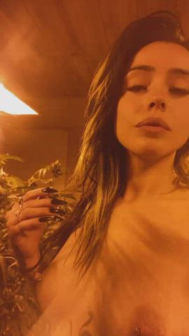 Confession time! I smoke and grow weed hehe 🍁Do I have any stoners here that love