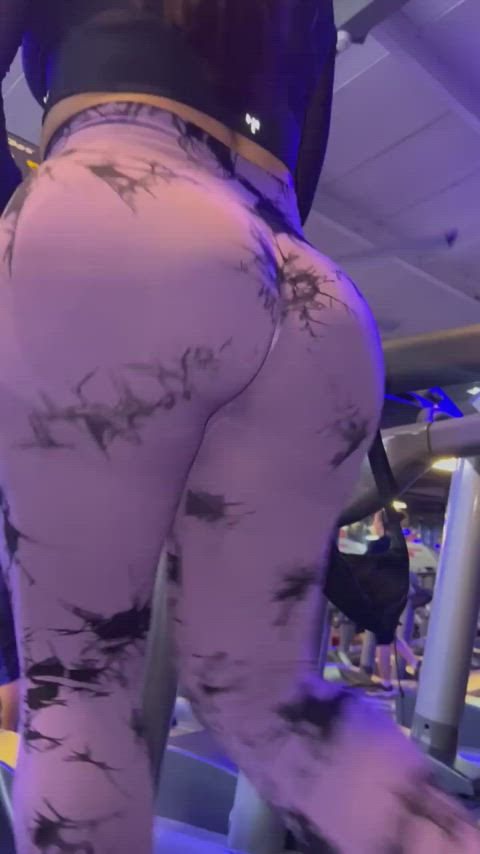 Do you call this a bubble butt? 🍑
