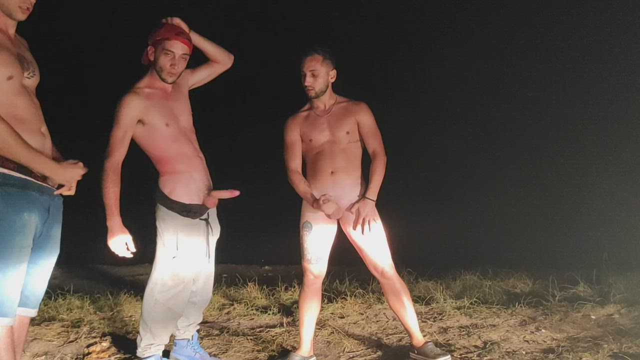 It was a beautiful night at the lake ... we jerked off with my friend 🥵 a boy