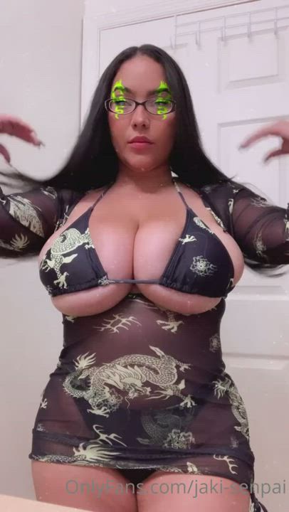 Big Nipples Big Tits Latina clip