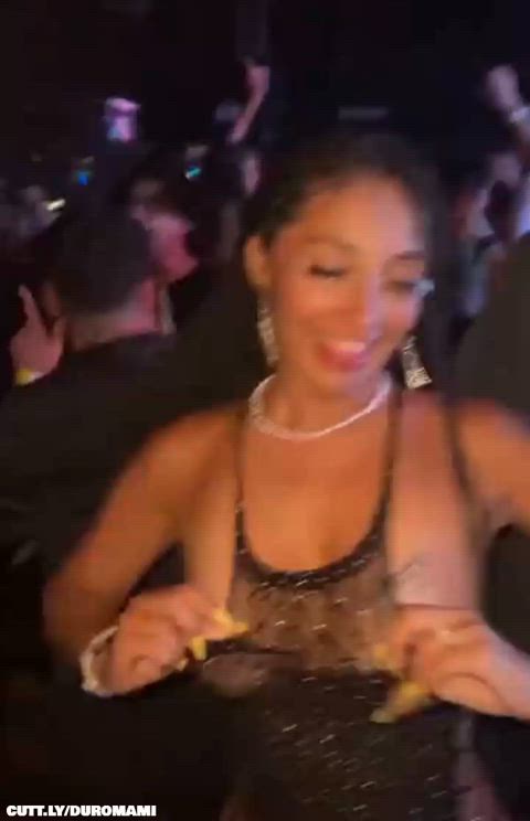 amateur boobs club flashing nightclub party public tits trashy boners amateur-girls