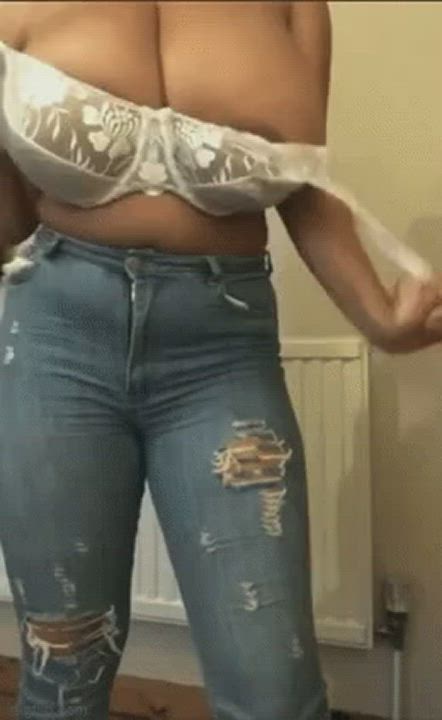 BBW Big Tits Bra Ebony Flashing Latina Tease Titty Drop clip