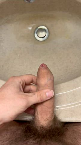 foreskin pee peeing piss pissing male-pissing clip