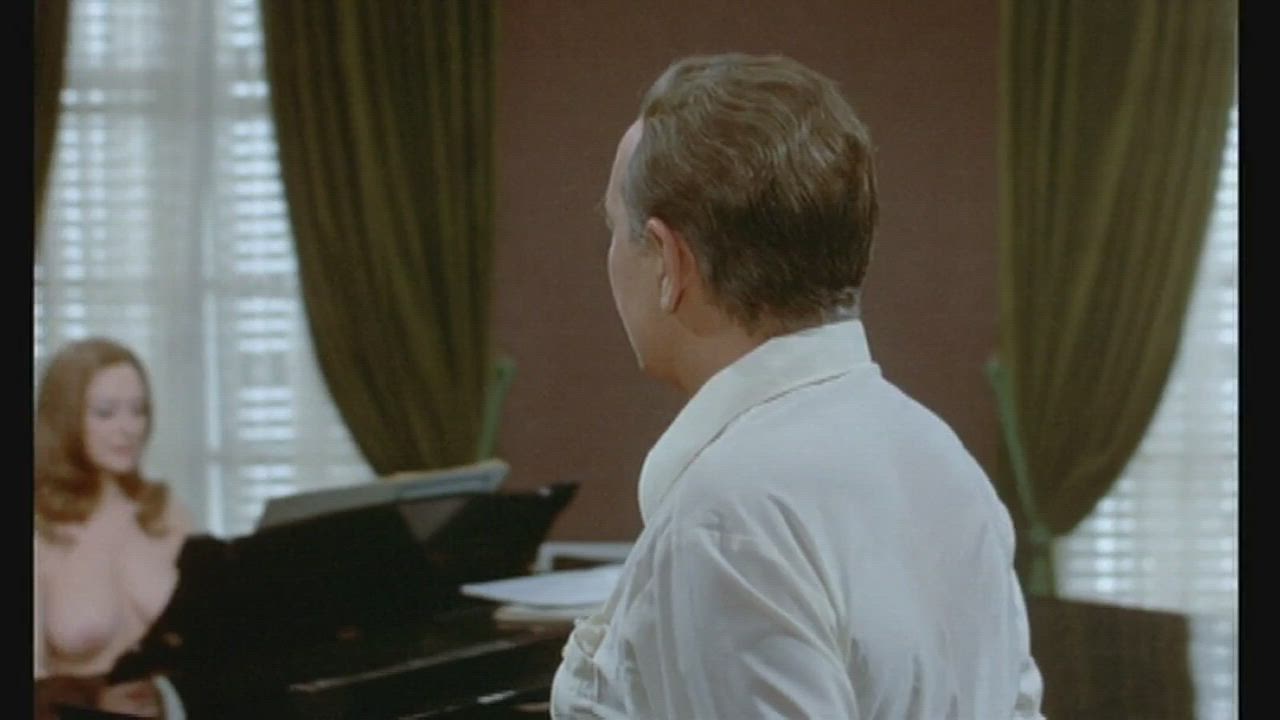 La scène du piano (Adriana Asti - Le Fantôme de la liberté (FR1974))