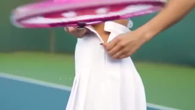 Elizabeth Anne Holland playing tenis