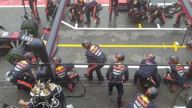 Formula 1 - Red Bull's pit stop new record - 1.88 seconds