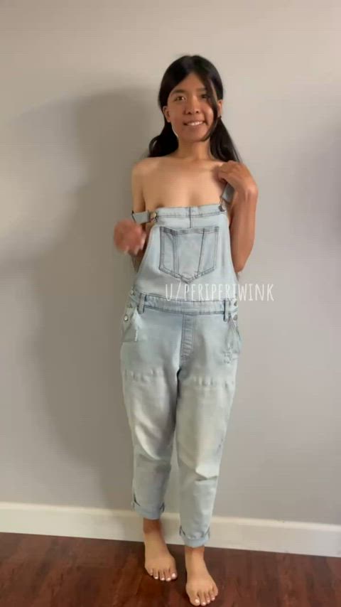 Overalls are so easy to slip off my body which is why I love wearing them 😉