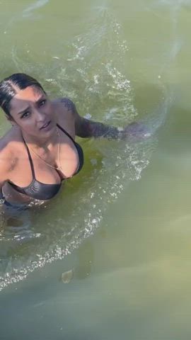 Bikini Desi Huge Tits clip