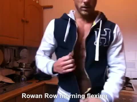 Rowan Row morning flexing before Miami Pro