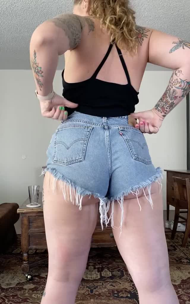 Here's my ass in jean shorts for everyone sorting by new this morning ?
