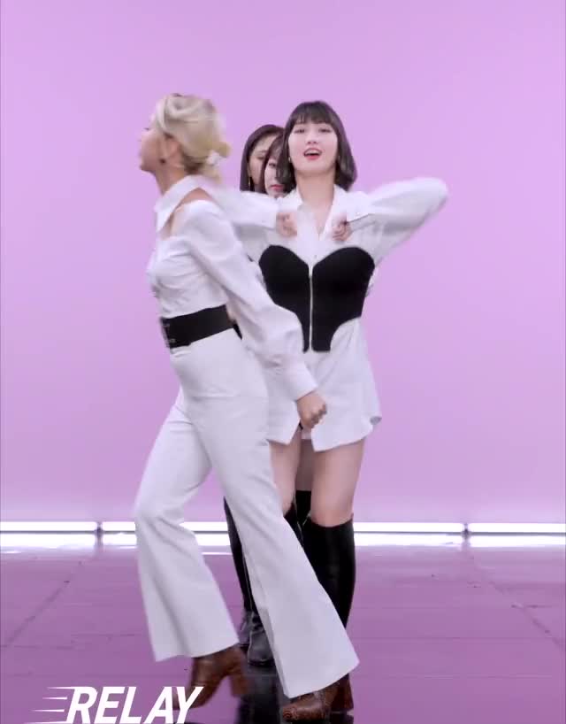 Momo (201029 - M2: I Can't Stop Me, Relay Dance)
