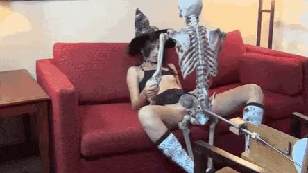 horny girl fucks her spooky sex machine - cambeauties