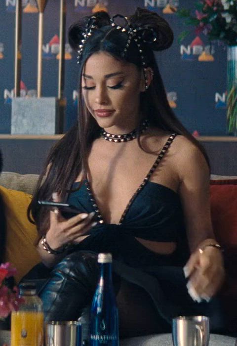 ariana grande celebrity female clip