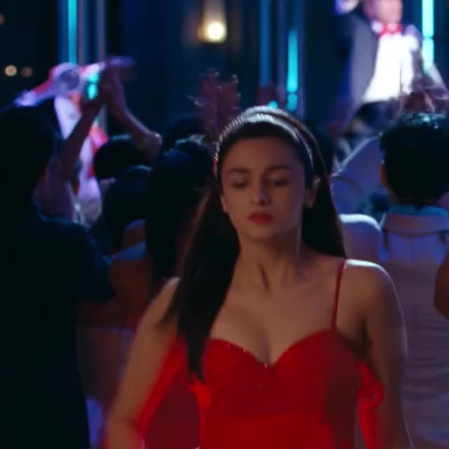 Alia Bhatt when she finds out what this sub will do to her (old video)