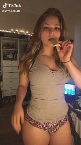 Bubble Butt Hourglass TikTok White Girl clip