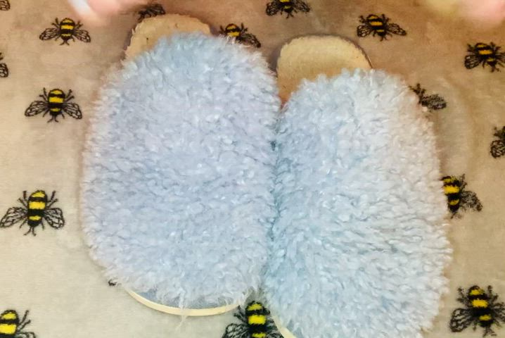 My toes match my slippers, I do love to coordinate