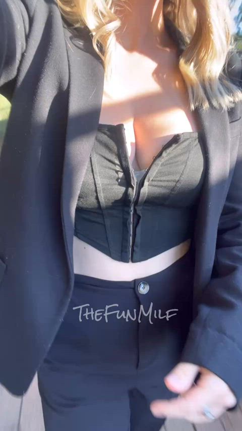 big tits exhibitionist flashing hotwife milf natural tits onlyfans public tits r/caughtpublic
