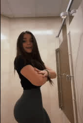 Really big ass in leggings!!!