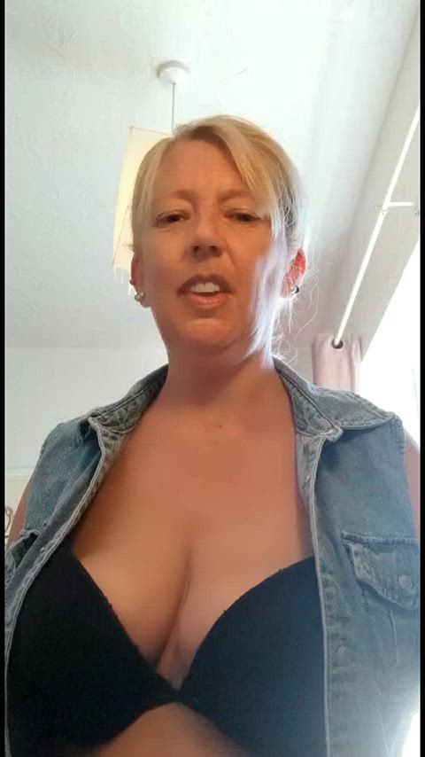 big tits amateur milf boobs blonde clip