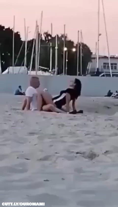 amateur beach exhibitionist public real couple slut trashy trashy boners r/caughtpublic