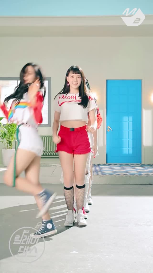 Yerin forgetting what part of the choreo